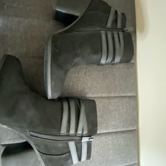 Torrid Black Faux Suede Wrap Buckle Heel Ankle Boot- Sz-11W - Picture 6 of 16